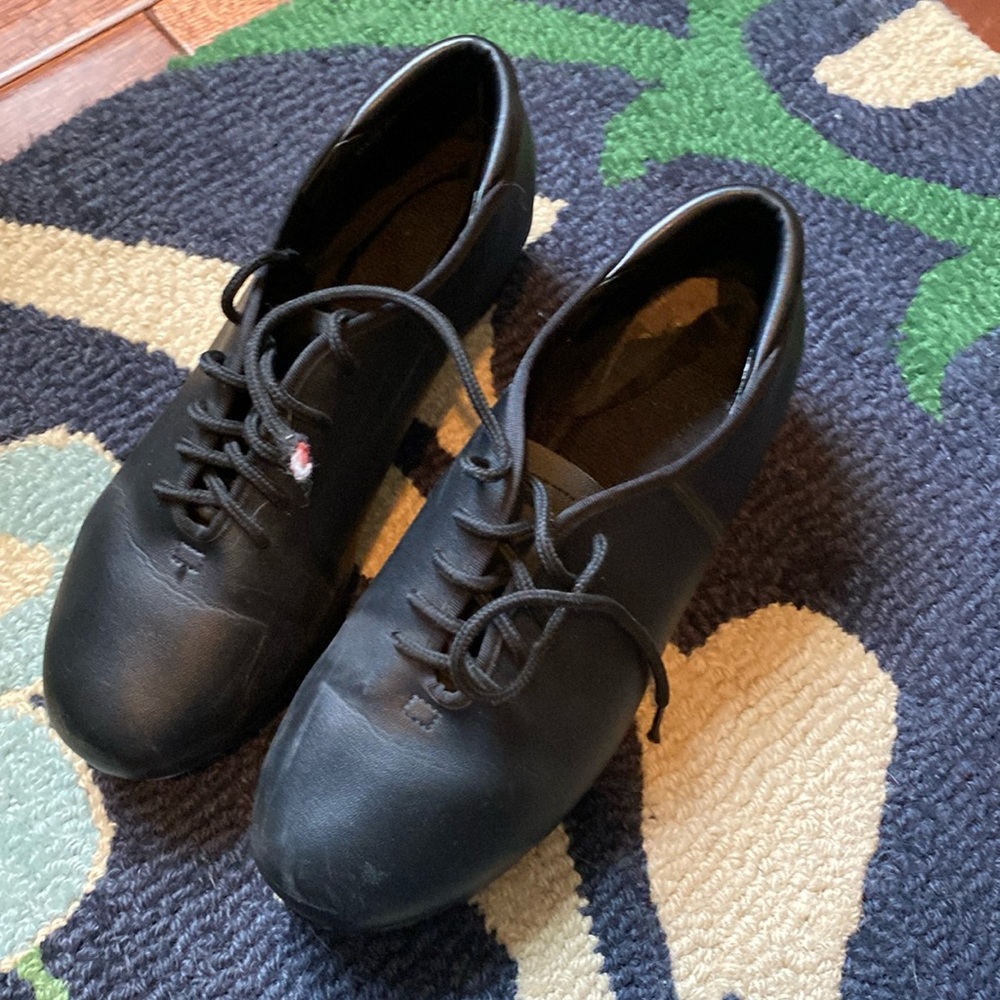 Linodes tap shoes